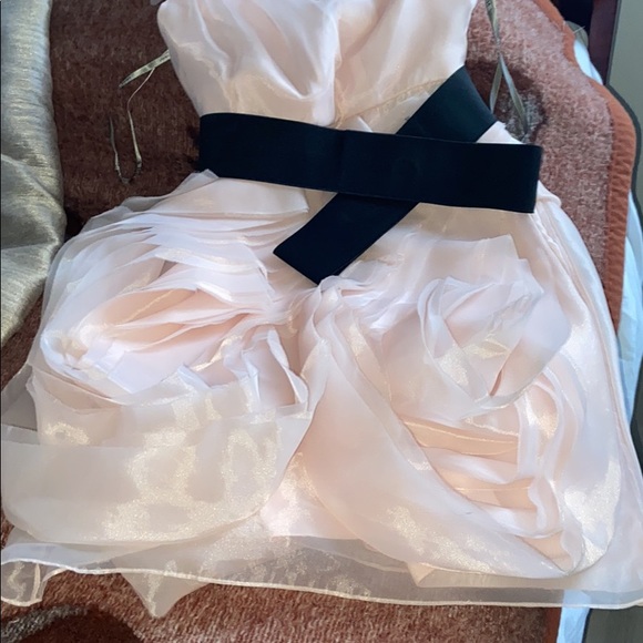 Dresses/ - Picture 9 of 16